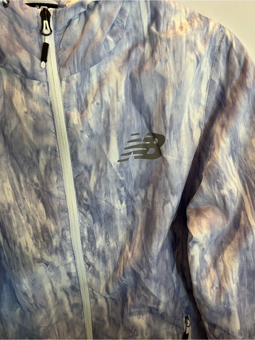 New Balance Pastel Tie-Dye Hooded Windbreaker - Lavender and White - Picture 4 of 9